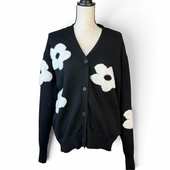 Commense Sweaters - NEW Commense Daisy Flower Cardigan Vneck Sweater Black White Button Front XS